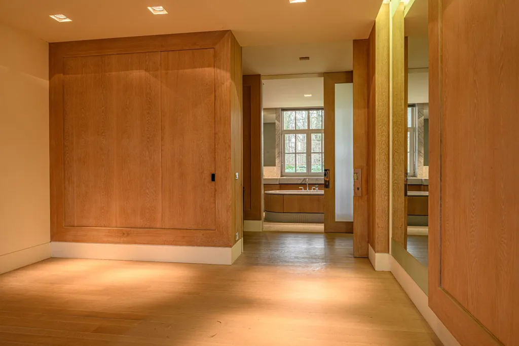 Esik - Office Spaces in Castle Kapellen, Antwerp