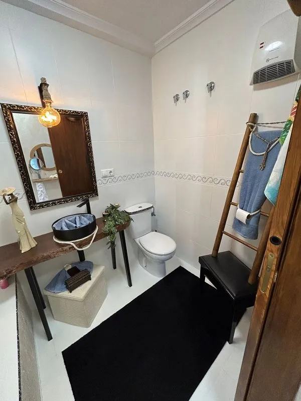 Bathrooms - 2-Bedroom House with Pool in Avileses