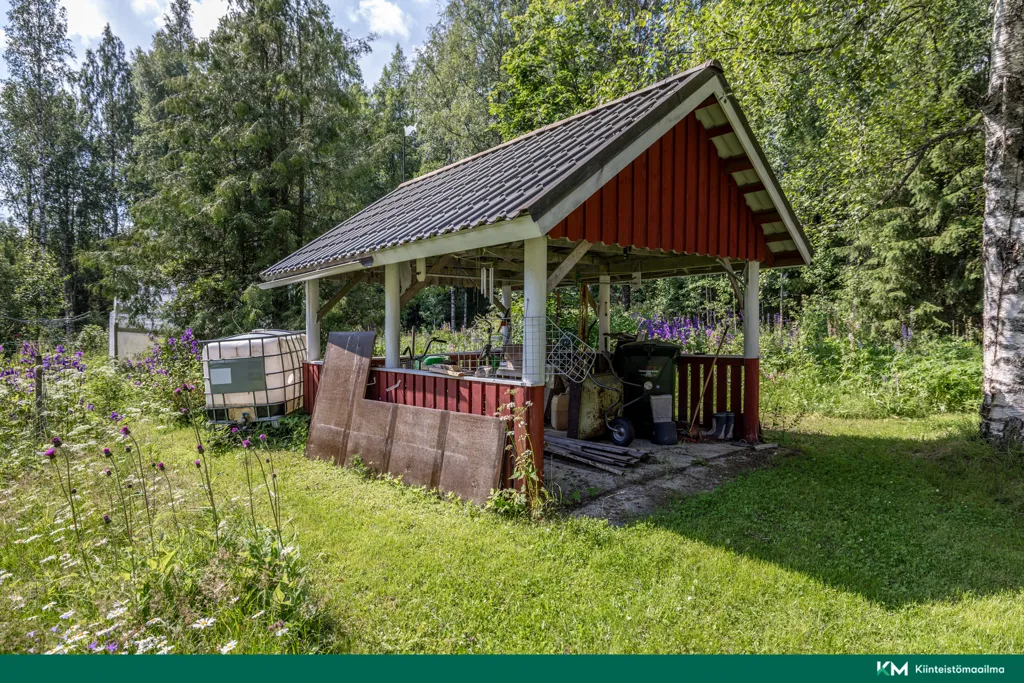 Aed - Traditional Cottage with Barn in Kantala
