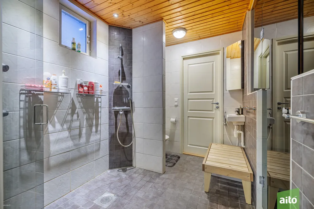 Salles de bain - Energy-Efficient House with Sauna in Otava