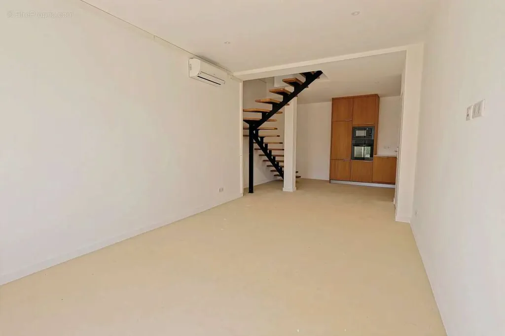Pièces - Duplex Rénové avec Jardin près du Centre-ville d'Antibes