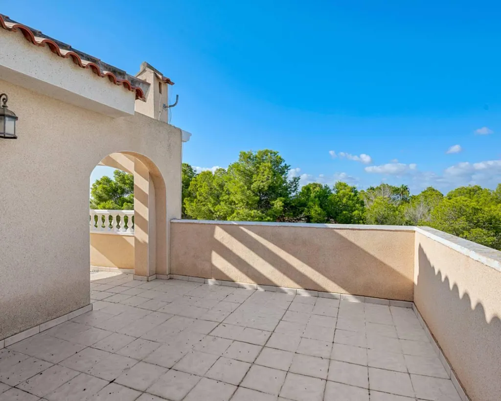 Terrass - Seven-Bedroom Villa with Pool in Ciudad Quesada
