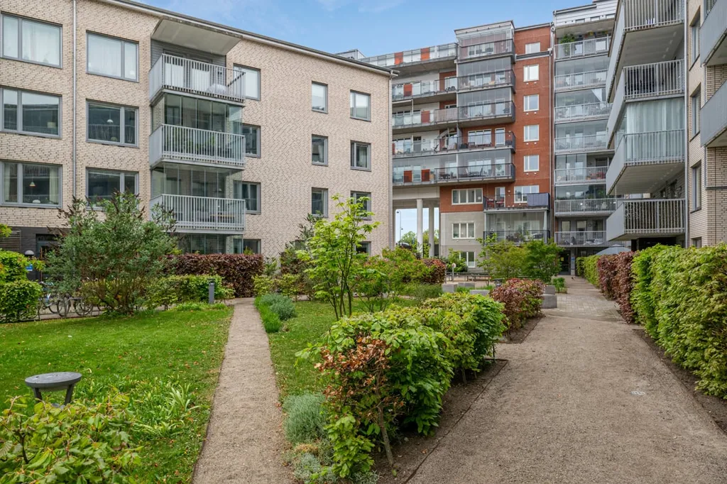 Aed - Apartment with Glazed Terrace in Sockerbruket