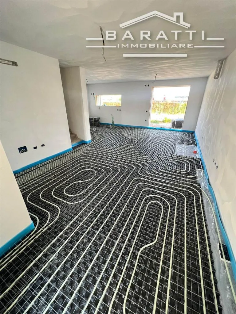 Garage - Eco-Friendly Villa with Loggia in Novellara