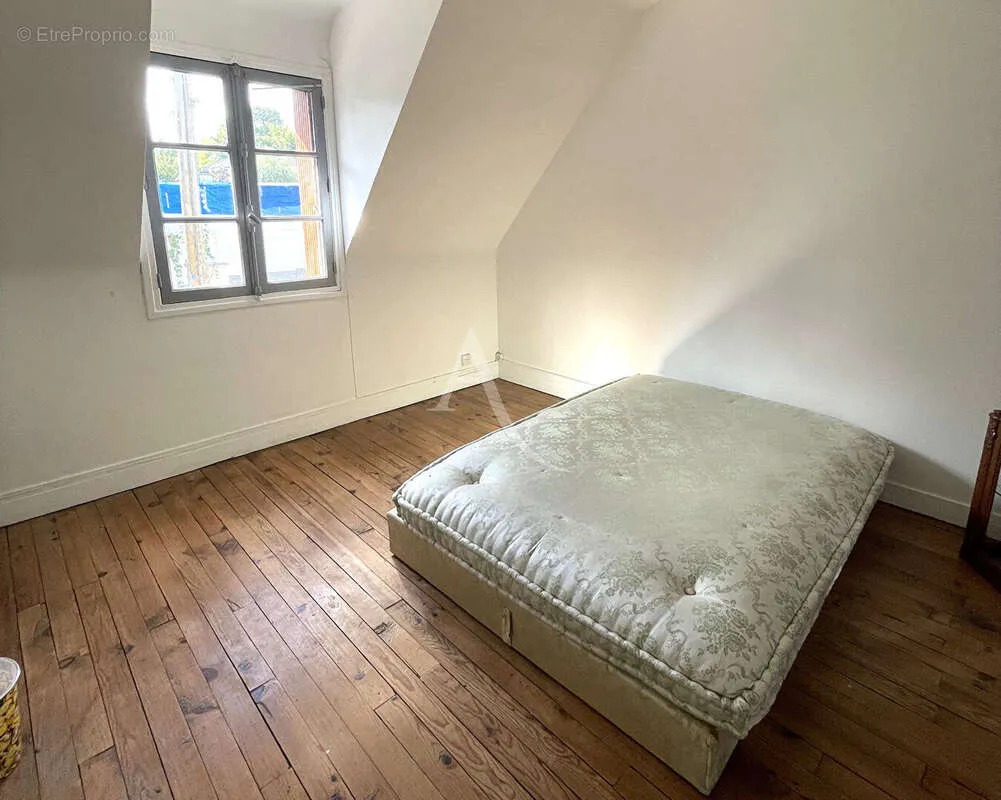4-toaline maja asukohas Evreux