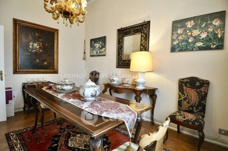 Söögituba - Elegant Apartment with Terrace in Lucca
