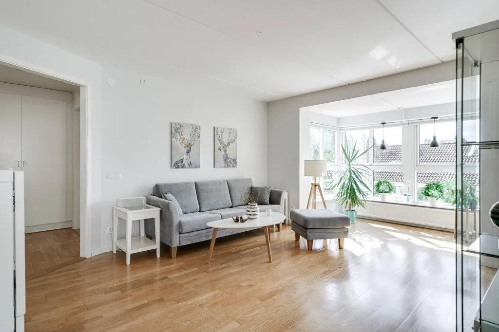 Séjour - Apartment with South-Facing Balcony in Örebro