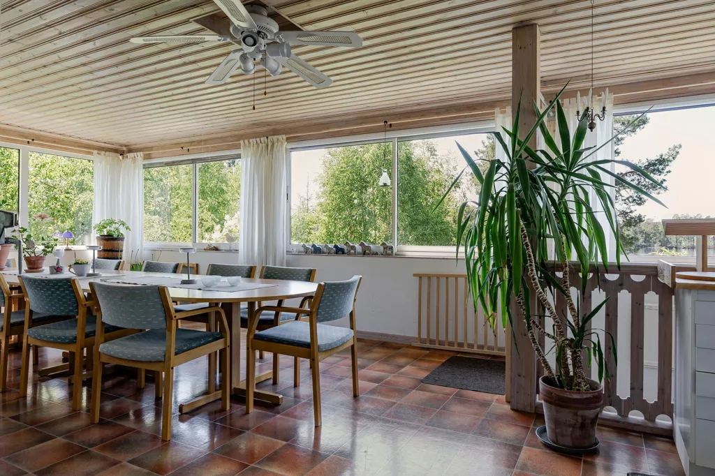 Söögituba - Suterräng Villa with Private Beach in Sandstrand