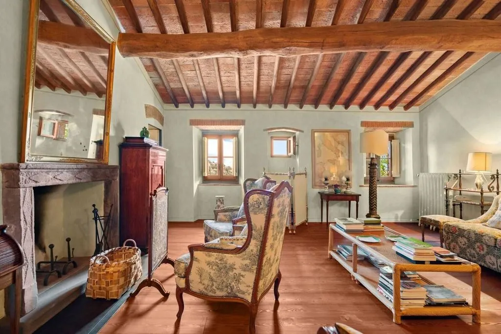 Elutuba - 17th-Century Villa with Olive Grove in Carmignano
