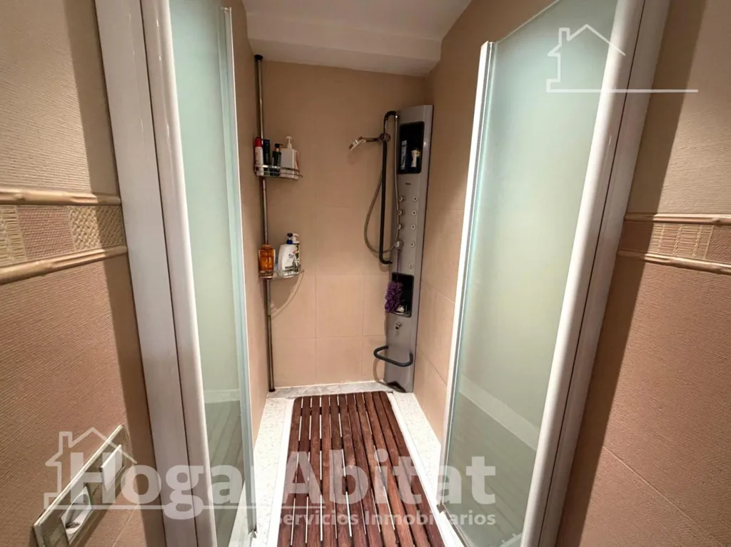 Vannitoad - Reformed Apartment with Balcony in Valencia