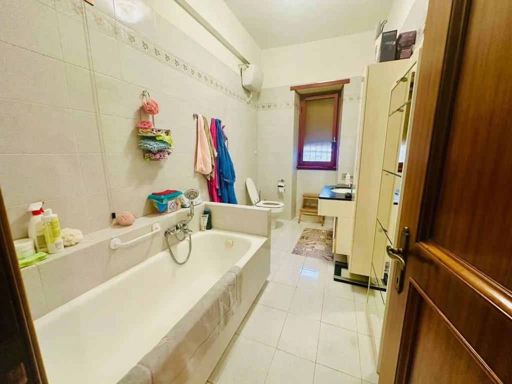 Salles de bain - Luxury Apartment with Park View in Rome