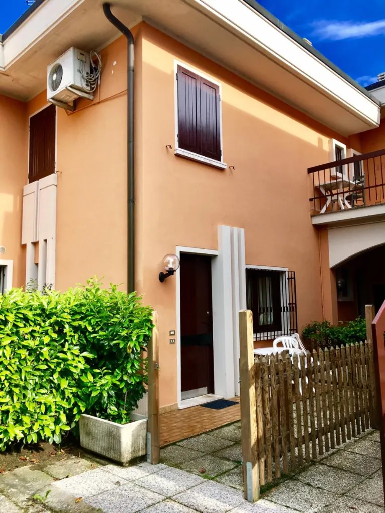 Two-Level Apartment with Pool in Sirmione