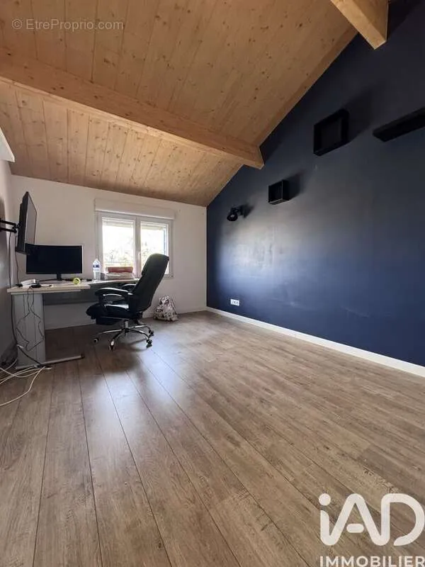 Bureau - Maison 6 pièces à Aigrefeuille-D'aunis
