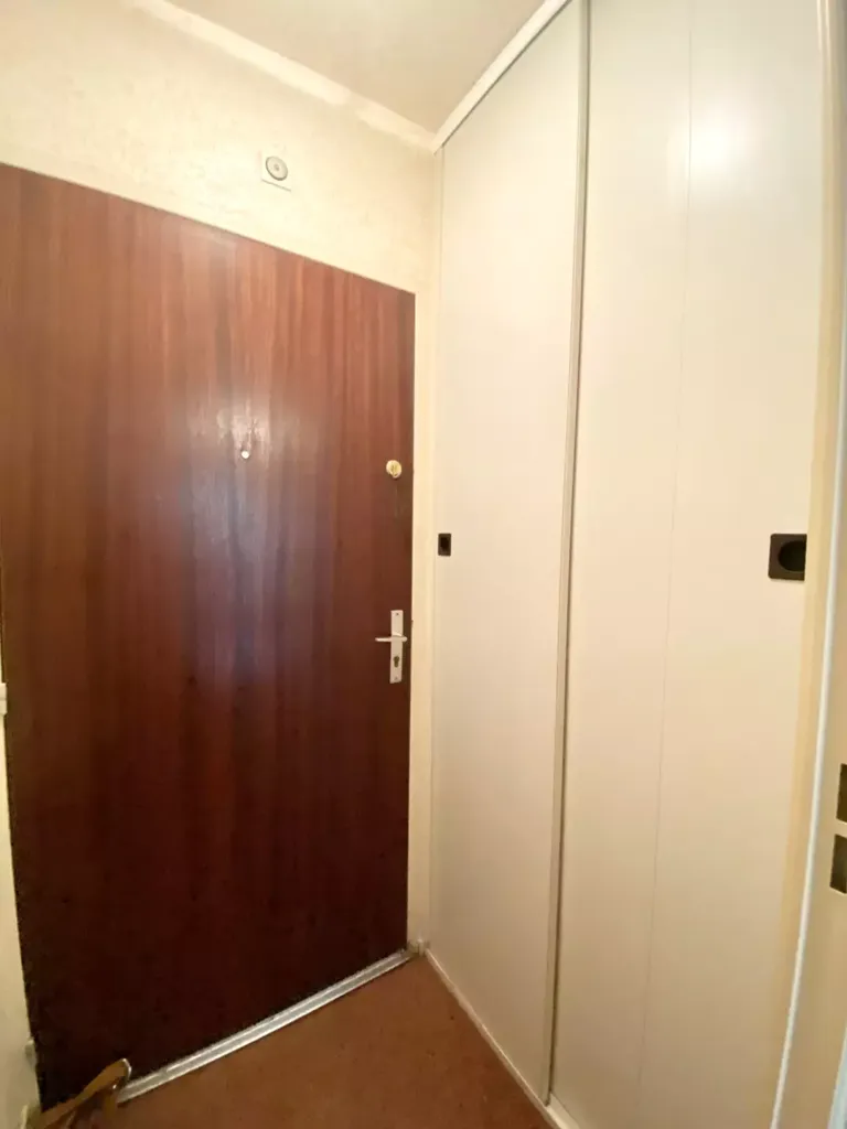 hallway_entrance