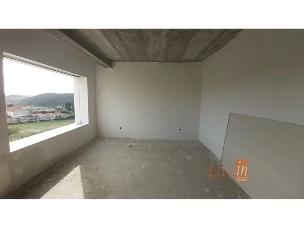 Toad - Modern Detached House with Garden in Mafra