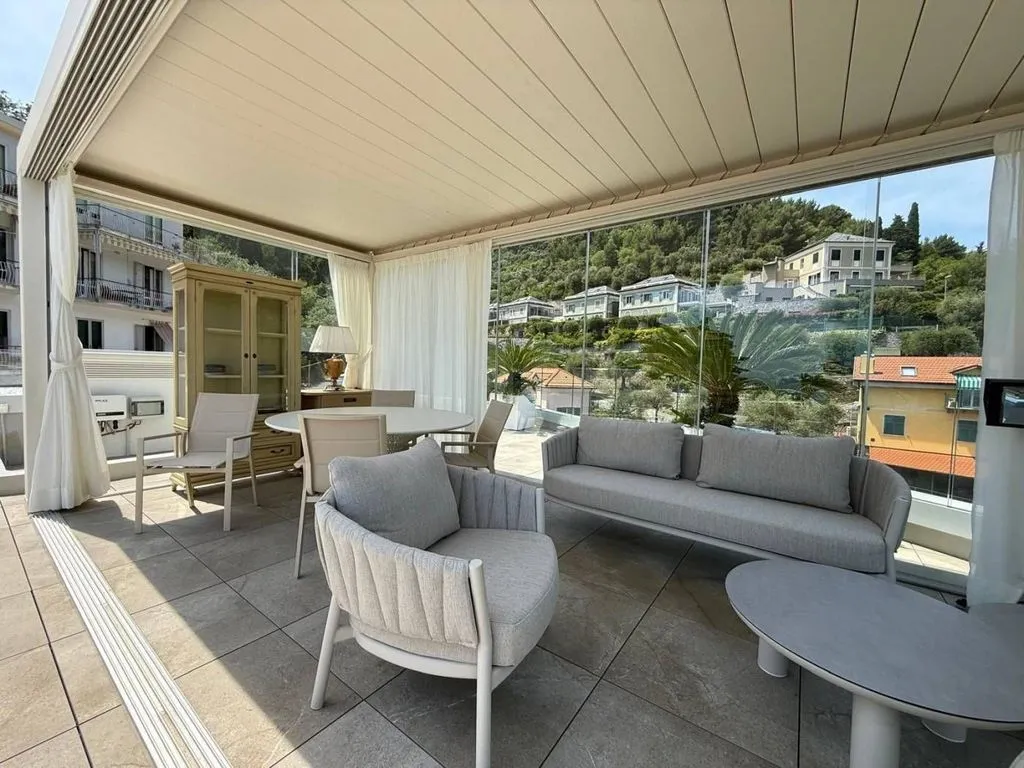 Terrasse - Luxury Penthouse with Bay View in Alassio