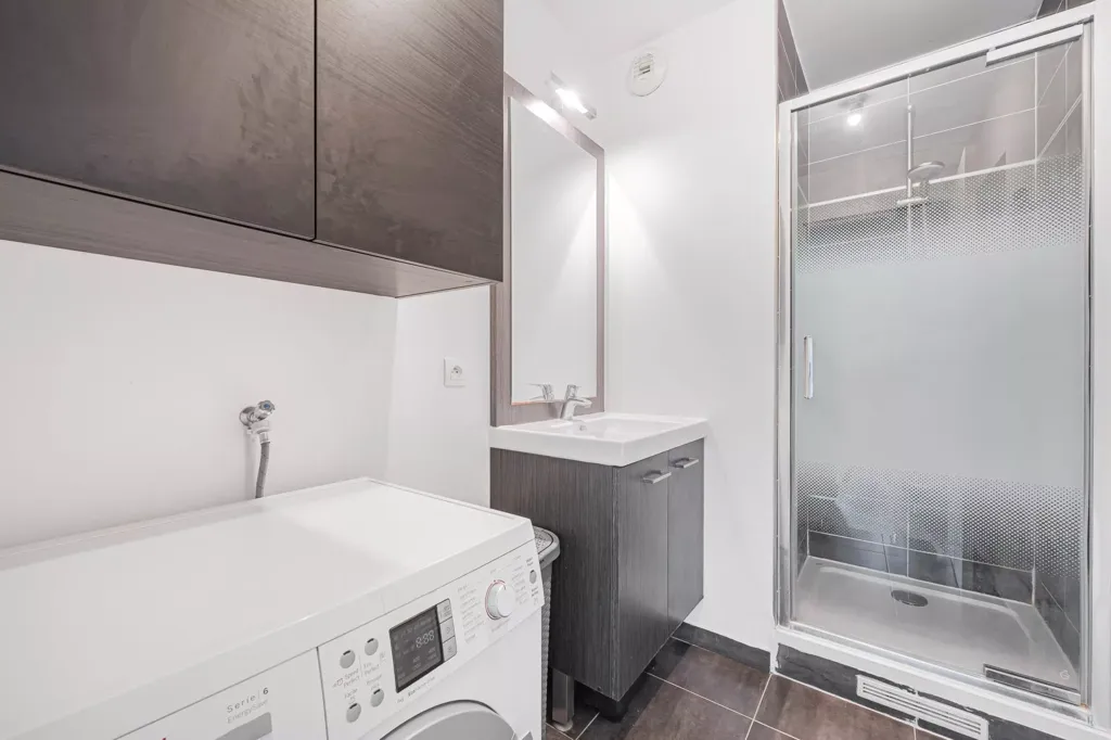 Bagni - Family Flat with South-Facing Terrace in Rue Blaise Pascal