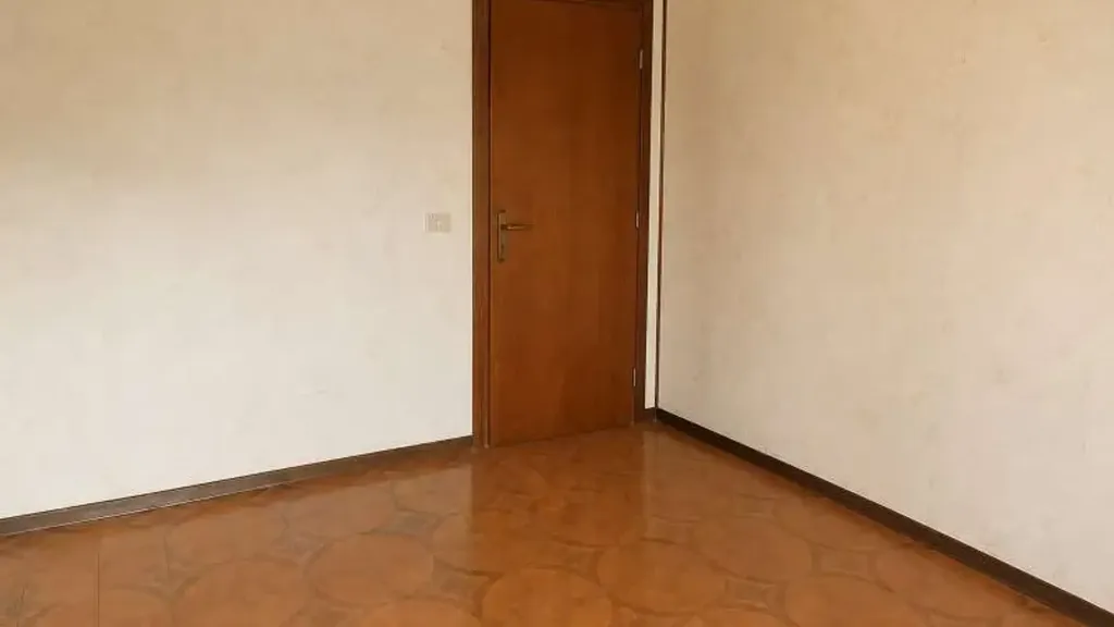 Pièces - Spacious Apartment with Terrace in Modena