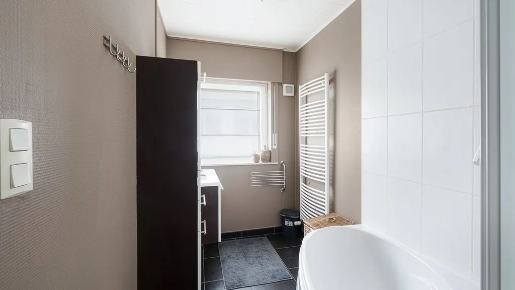 Vannitoad - Spacious House with Sunny Garden in Heist Centre