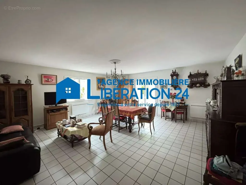 Séjour - Maison avec Jardin et Terrasse à Saint-Étienne