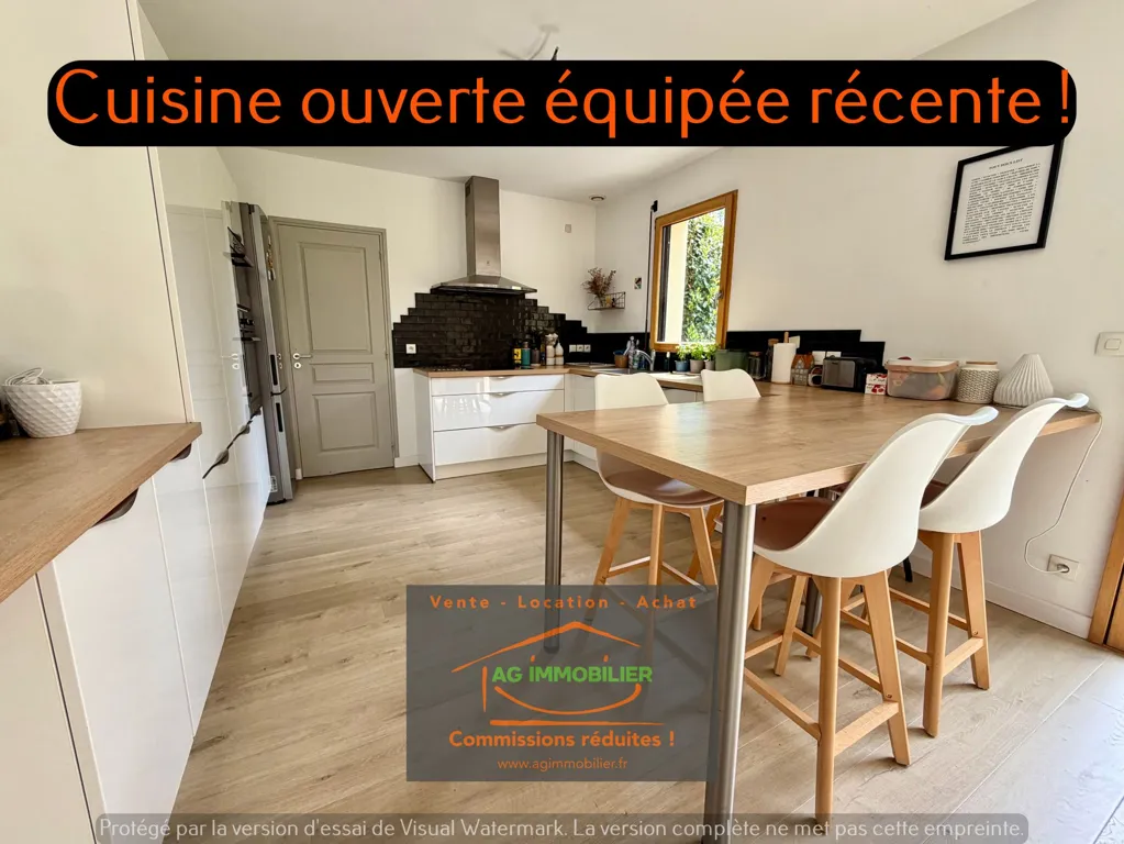Cuisine - Maison Récemment Construite avec Terrasse à Pacé