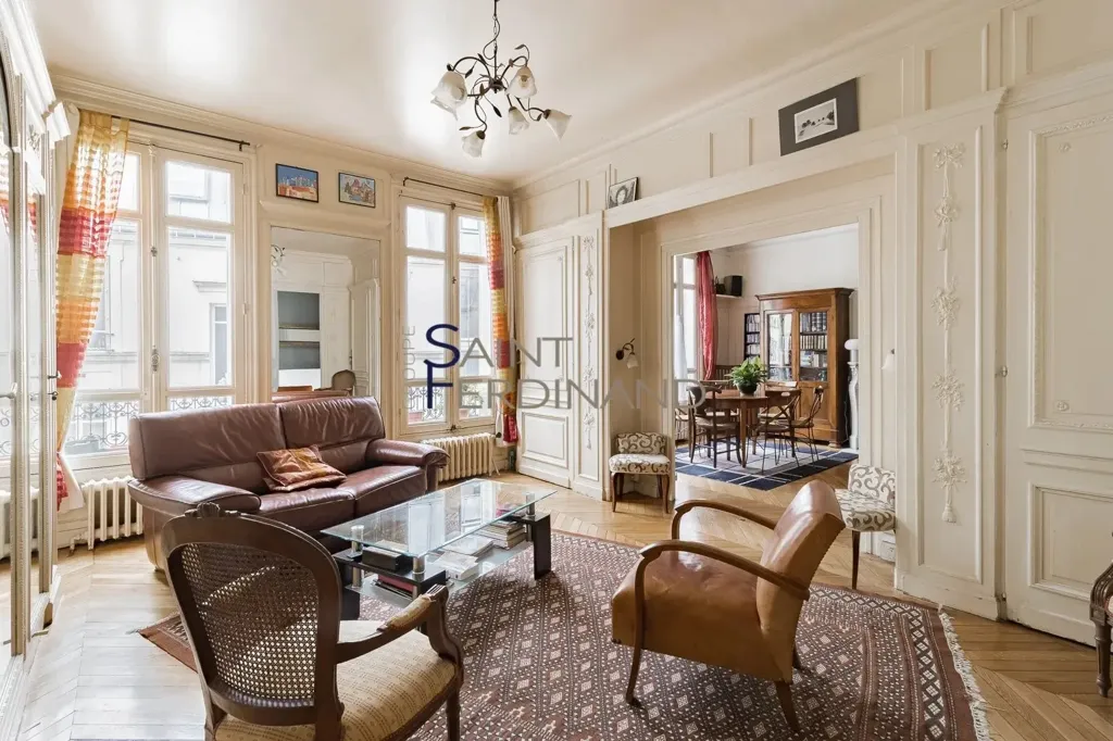 Elutuba - Luxury Duplex Flat with City View in Monceau