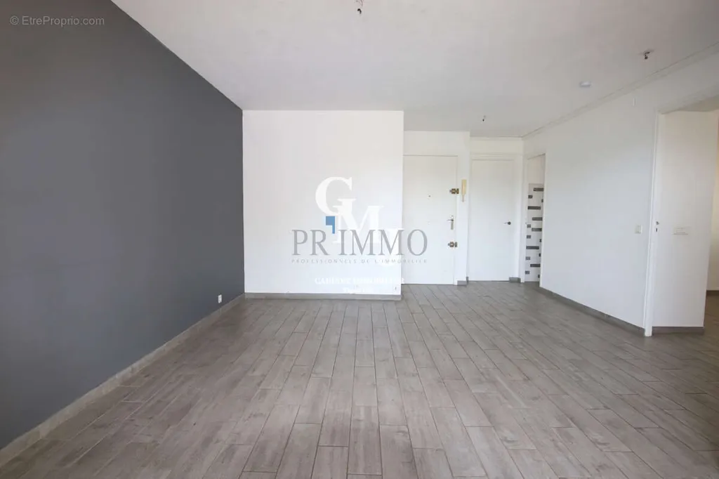Elutuba - Renovated Flat with Balcony in Fréjus
