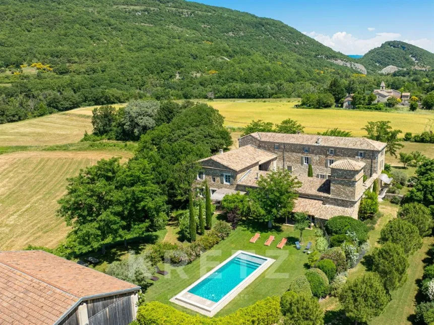 Õhuvaade - Patrimonial Home with Pool in Drôme Provençale