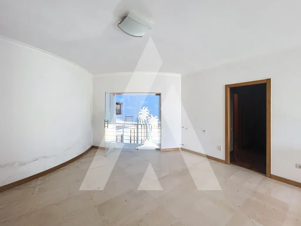 Rooms - Isolated House with Indoor Pool in Pombal