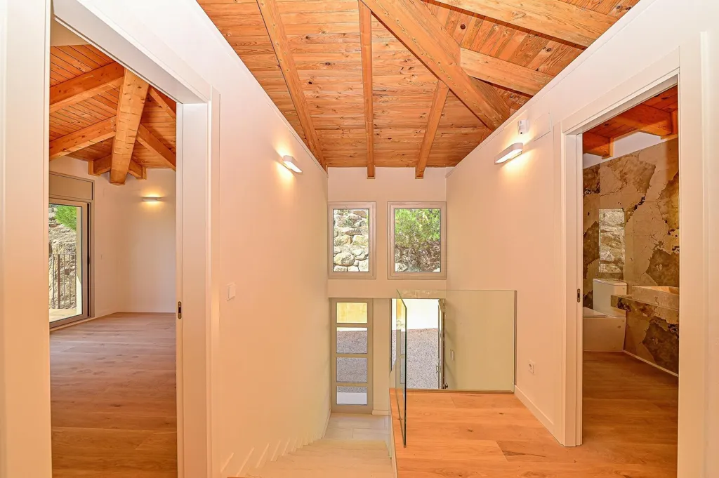 Esik - Detached Villa with Sea Views in Punta Brava