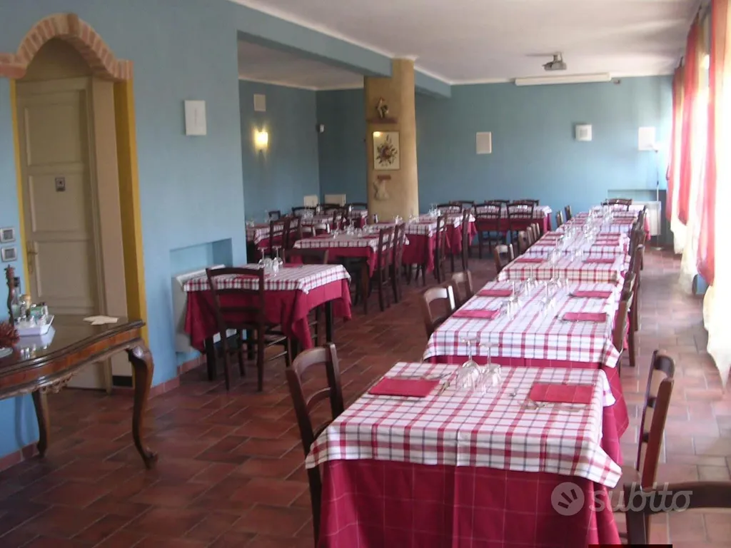Salle à manger - Restored Restaurant in Historic Centre, Passerano Marmorito