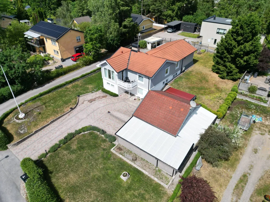 Vue aérienne - Villa with Pool in Tullinge