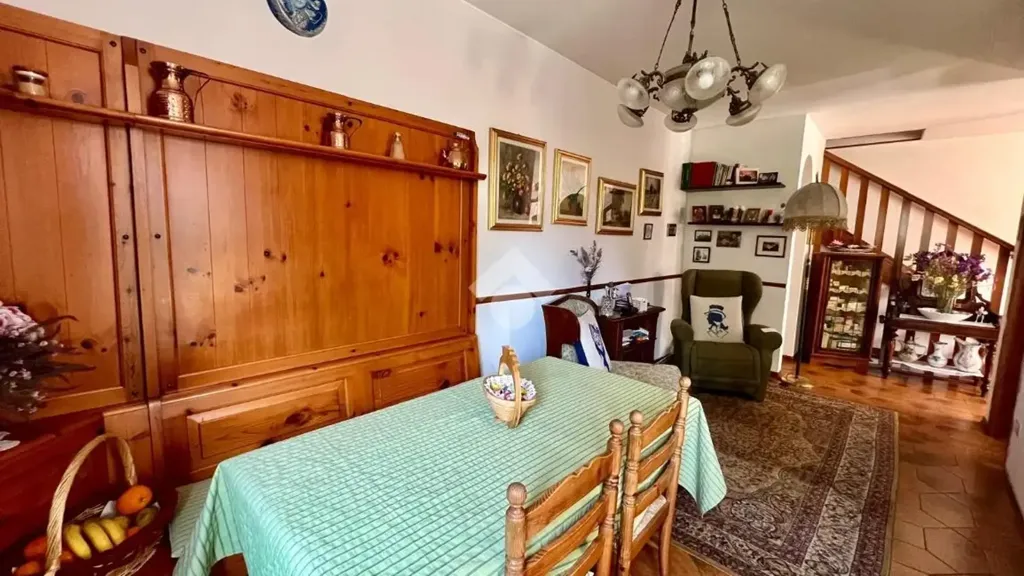 Söögituba - Villa with Dependence in Bizzozzero, Varese