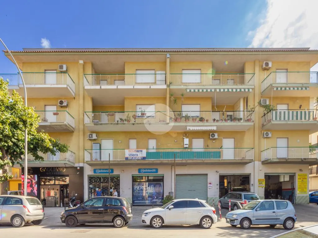 Extérieur - First-Floor Flat with Balcony in Villabate