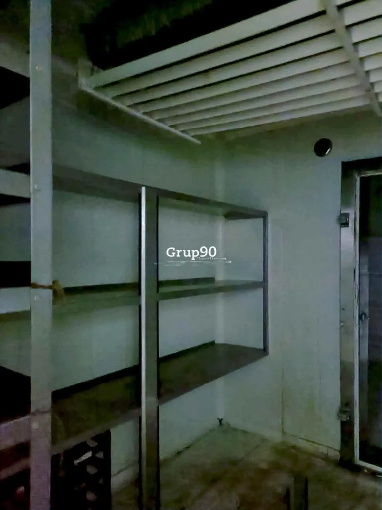 Utility Room - Restaurant for Rent with Terrace in Lleida