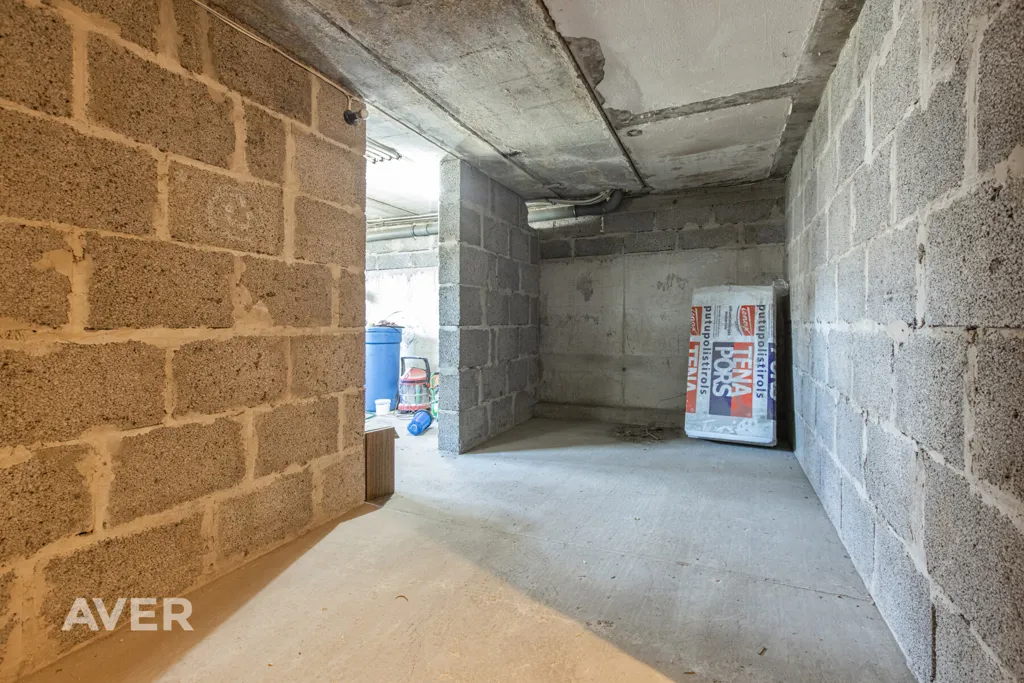 Garage - Family House with Potential in Dobelnieki