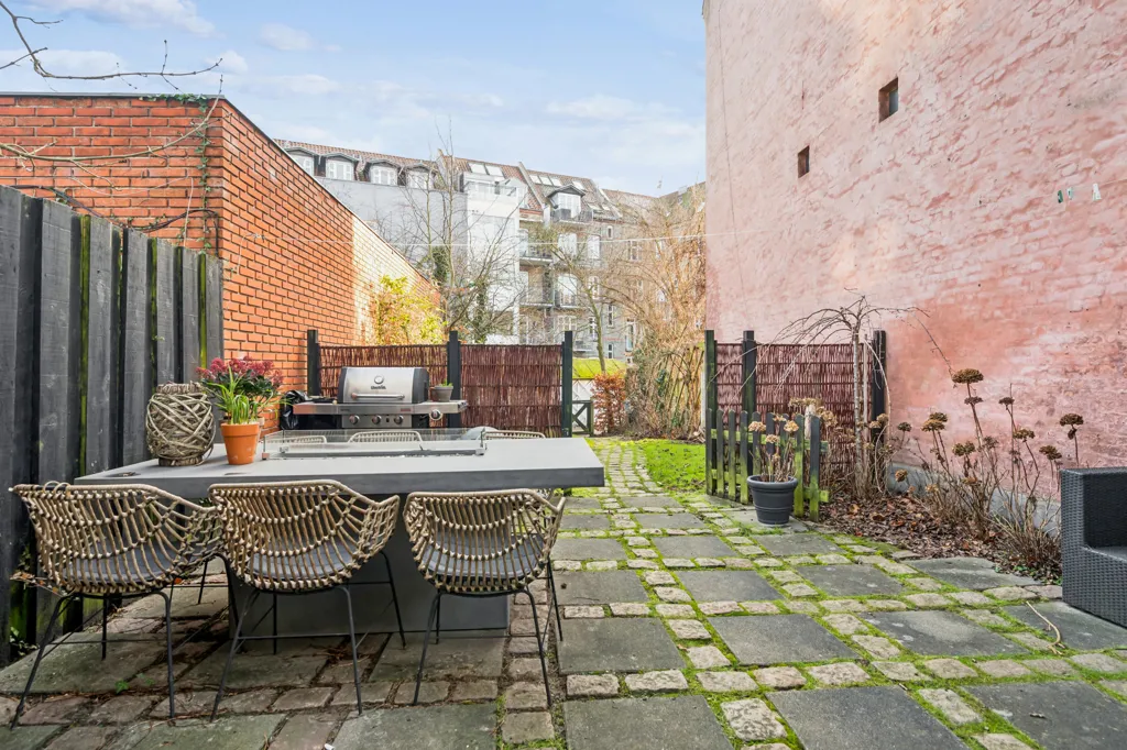 Jardin - Historic Terrace House with Garden in Aarhus C