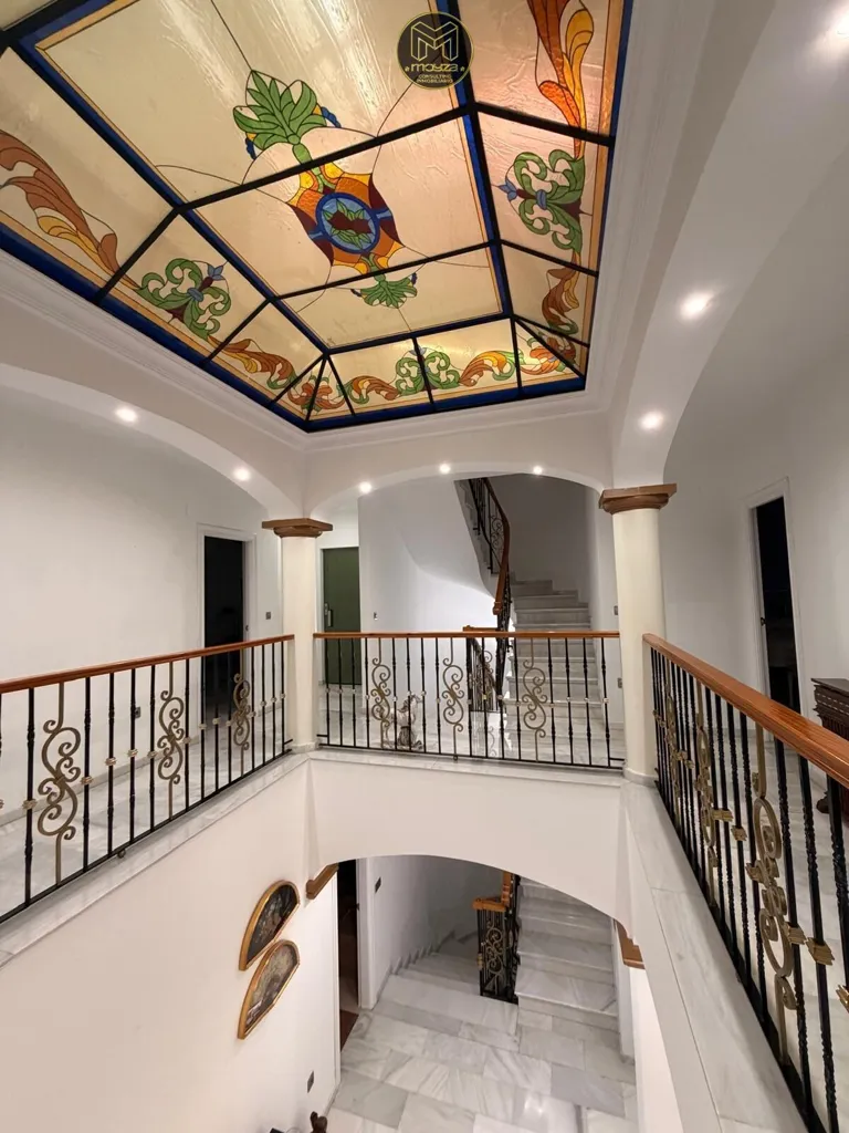 Toad - Luxury Villa with Private Garage on Gran Bulevar