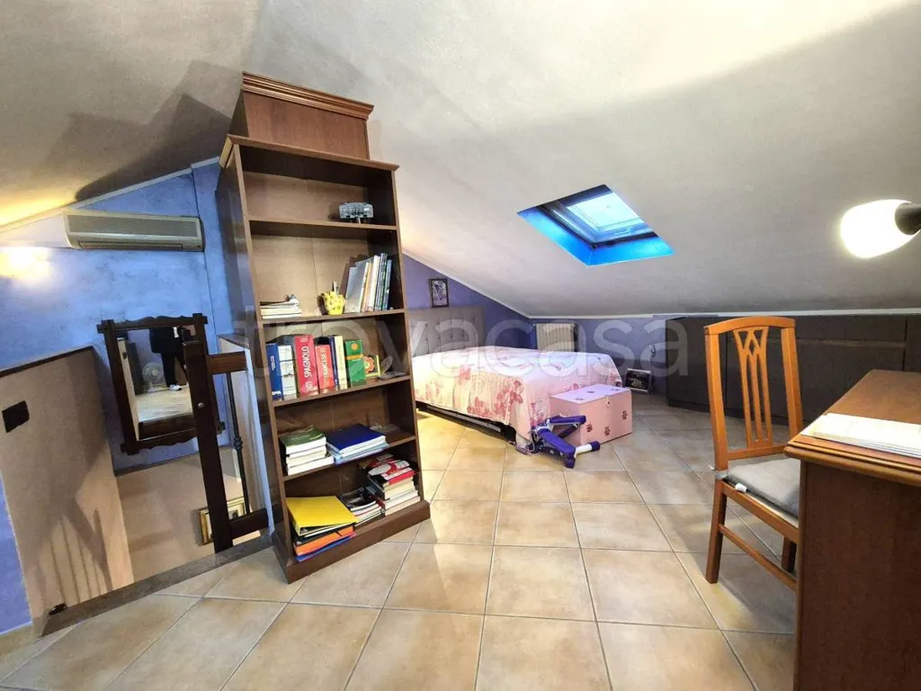 Chambres - Two-Storey Apartment with Balcony in Vinovo