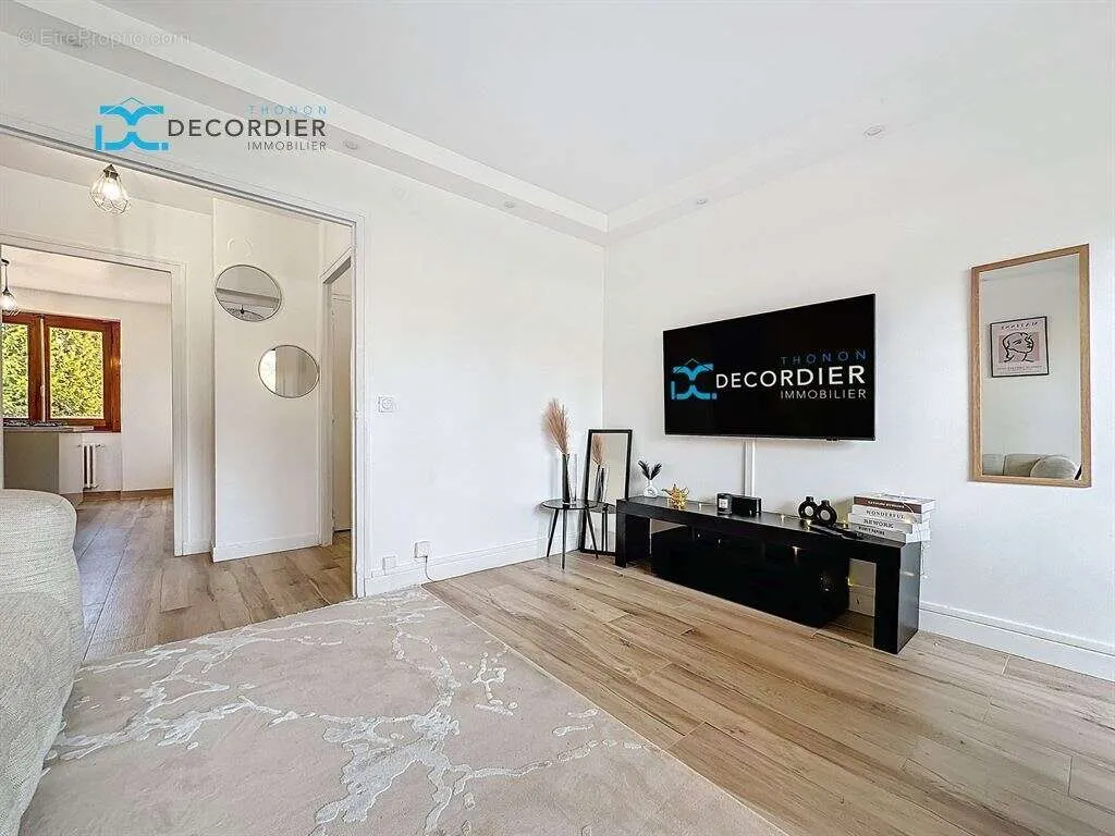 Séjour - Appartement T3 avec Balcon à Thonon-les-Bains