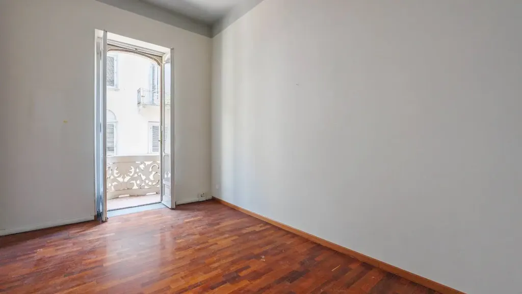 Rooms - Liberty Style Apartment with Bow Window in Turin