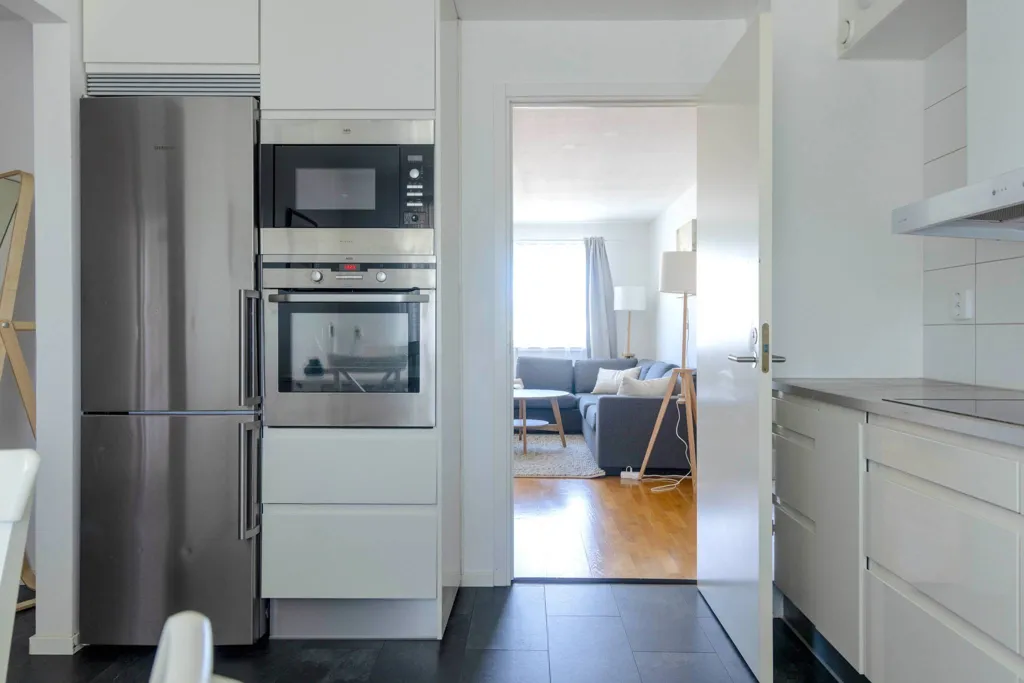 Cucina - Apartment with South-West Balcony in Central Lagan