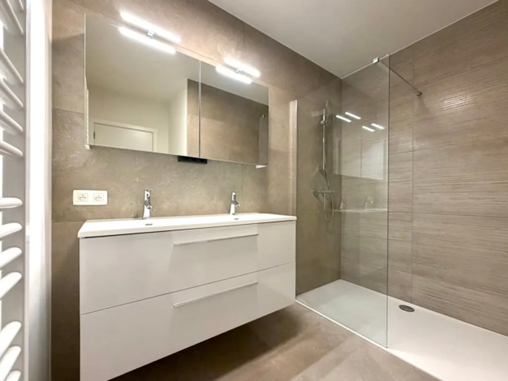 Vannitoad - New Flat with Terrace in Jambes