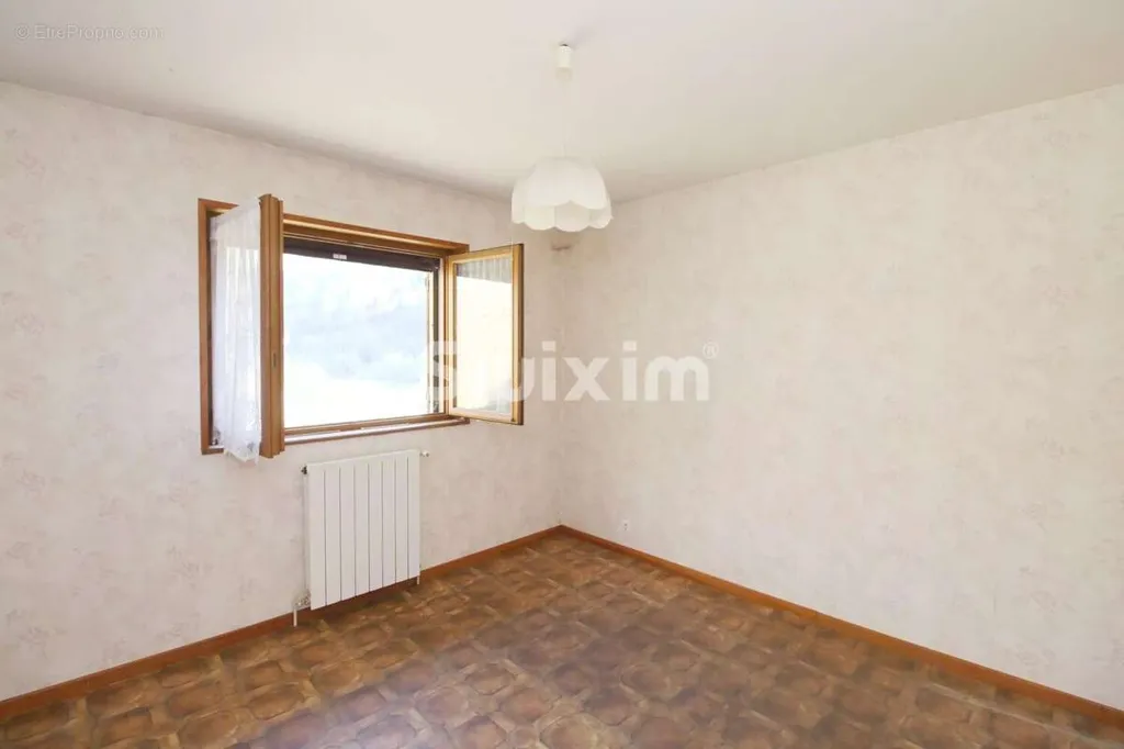 Rooms - Four-Bedroom House with Garage in Rural Setting