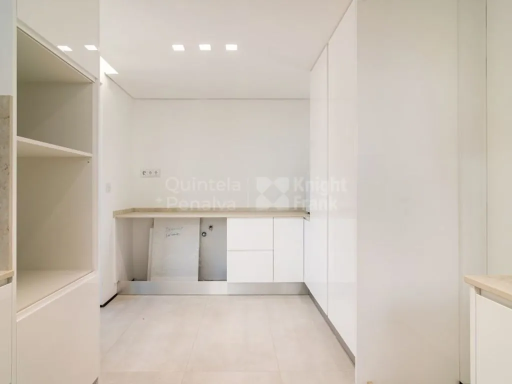 Cuisine - Luxury Villa with Pool in Estoril, Cascais