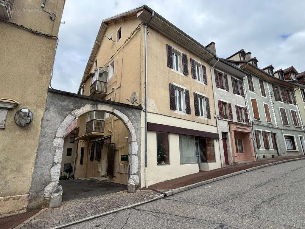 Esterno - Investment Building in Centre Les Echelles
