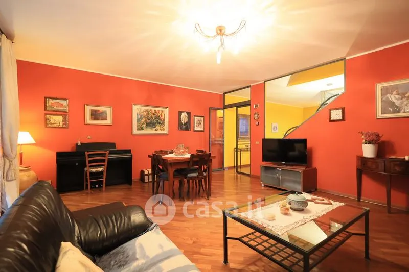 Elutuba - Terraced House with Private Garden in Rubiera Centre