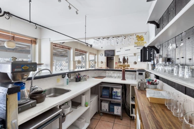 Rooms - Restaurant Space with Outdoor Seating in Luthagen/Stabby