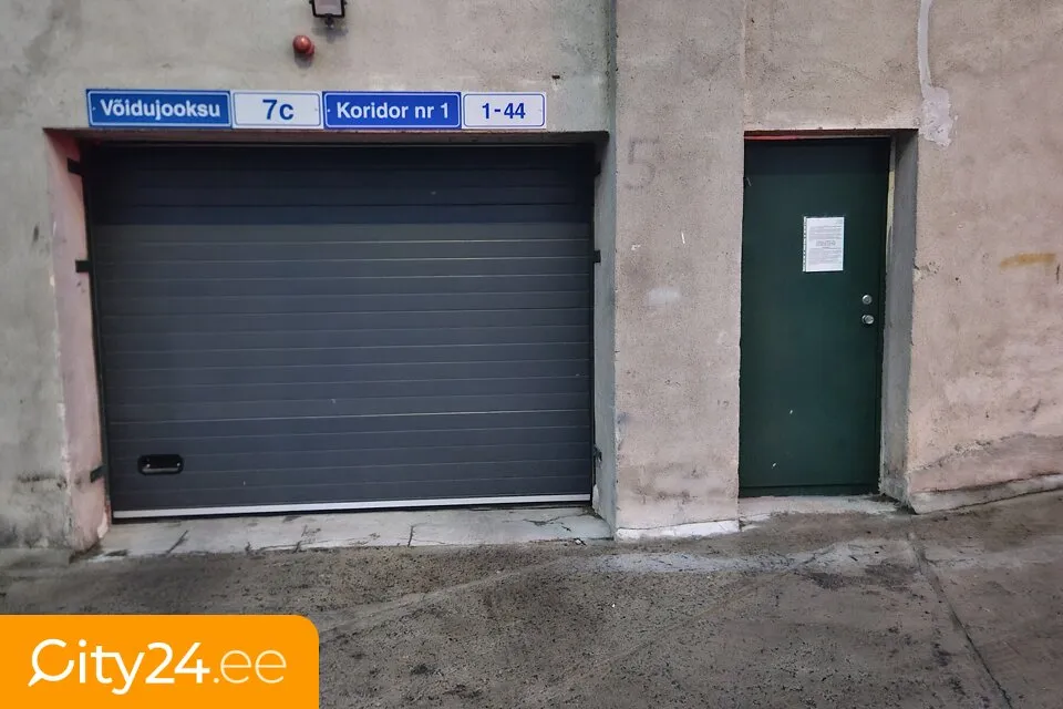 Välivaade - Renovated Garage with Security in Central Location
