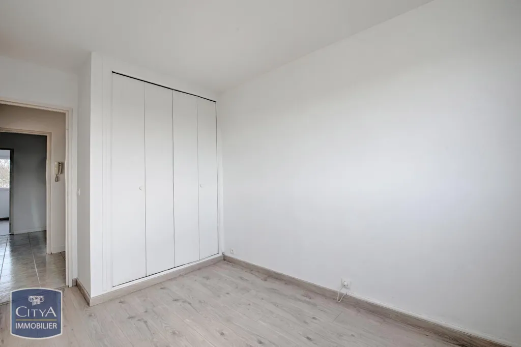 Pièces - Appartement Lumineux avec Vue Dégagée à Saint-Maurice